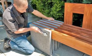 Pieds en béton pour banc